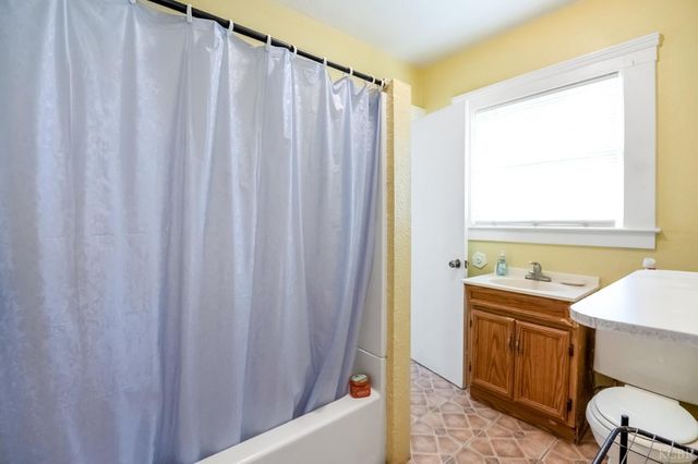 414 W Cameron Street, Hanford, CA 93230