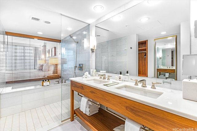 2139 Kuhio Avenue 2901, Honolulu, HI 96815