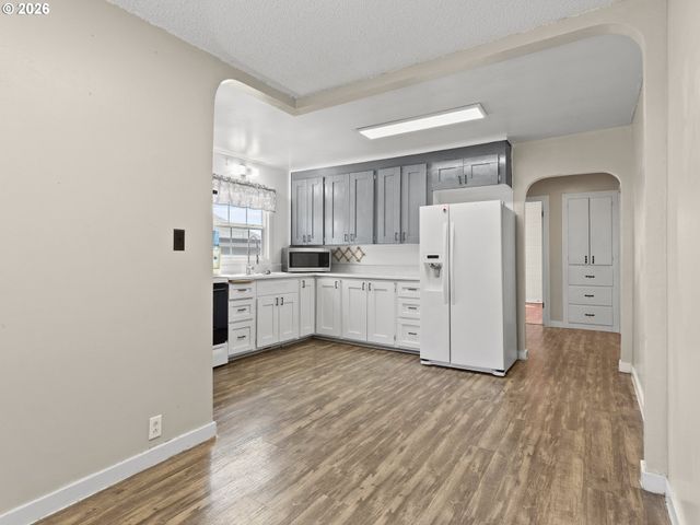 1909 Washington Way, Longview, WA 98632