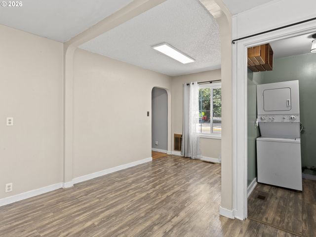 1909 Washington Way, Longview, WA 98632