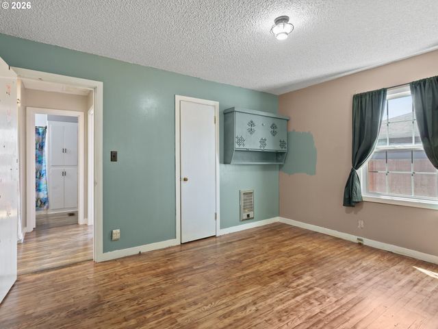 1909 Washington Way, Longview, WA 98632