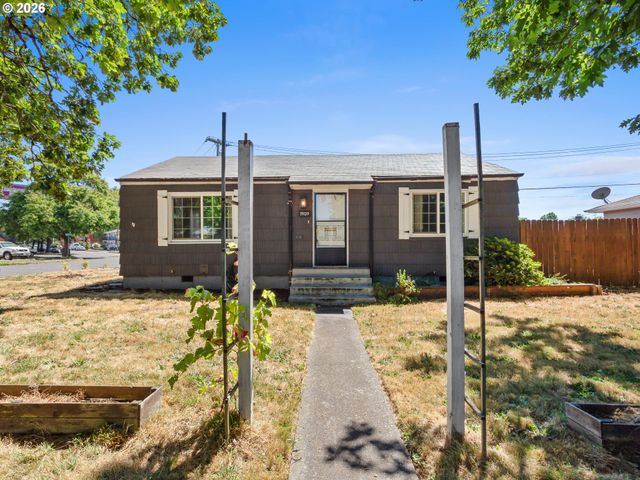 1909 Washington Way, Longview, WA 98632
