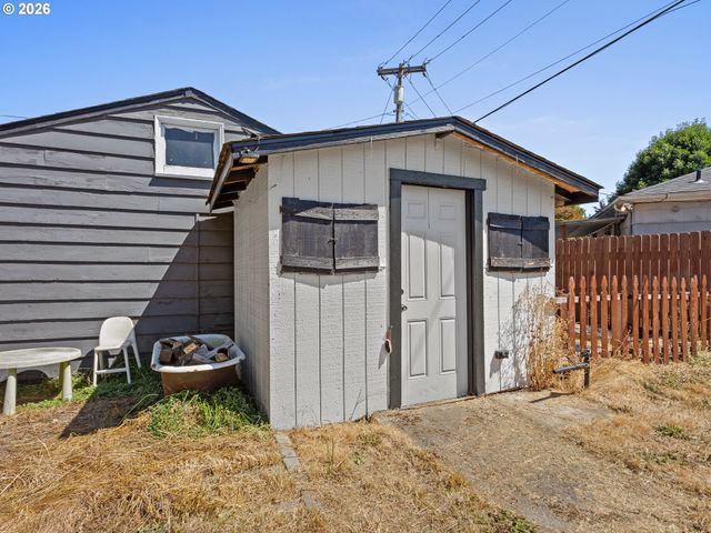1909 Washington Way, Longview, WA 98632
