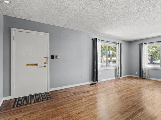 1909 Washington Way, Longview, WA 98632