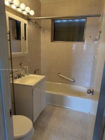 10945 SW 41st St, Miami, FL 33165