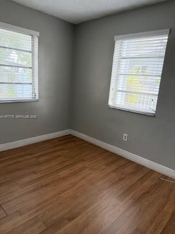 10945 SW 41st St, Miami, FL 33165