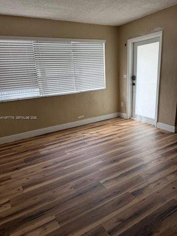 10945 SW 41st St, Miami, FL 33165