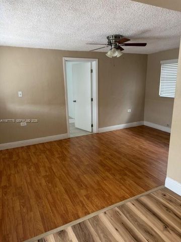 10945 SW 41st St, Miami, FL 33165