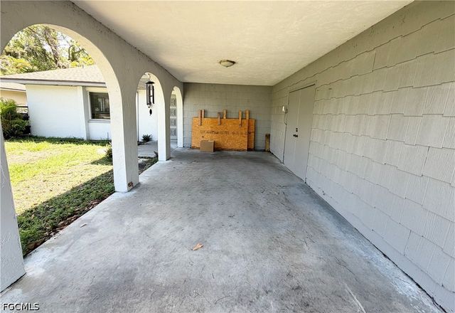 929 SE 24th AVE A, Cape Coral, FL 33990