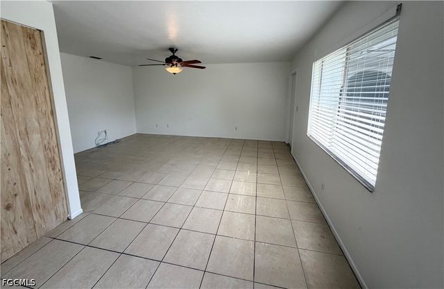 929 SE 24th AVE A, Cape Coral, FL 33990