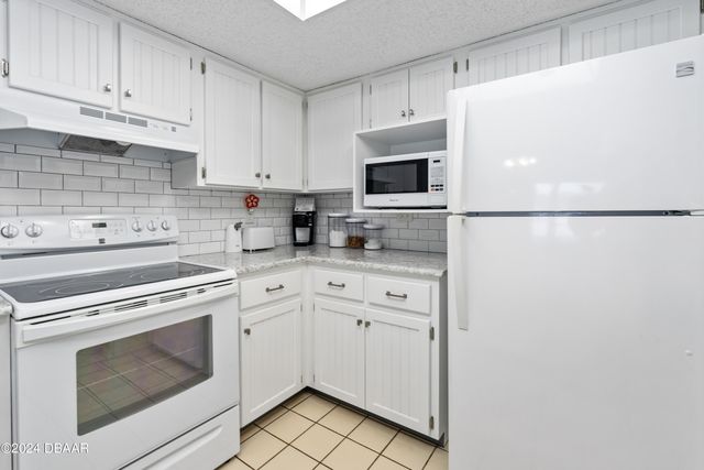 2600 Ocean Shore Blvd Apt 201, Ormond Beach, FL 32176