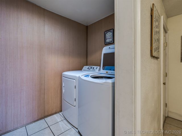 2 W Diamond Head Drive, Sand Springs, OK 74063