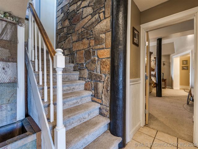 2 W Diamond Head Drive, Sand Springs, OK 74063