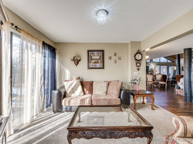 2 W Diamond Head Drive, Sand Springs, OK 74063