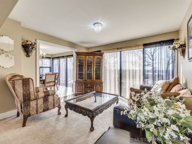 2 W Diamond Head Drive, Sand Springs, OK 74063