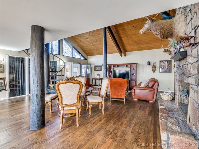 2 W Diamond Head Drive, Sand Springs, OK 74063