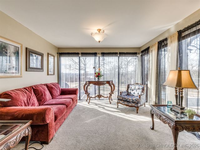 2 W Diamond Head Drive, Sand Springs, OK 74063