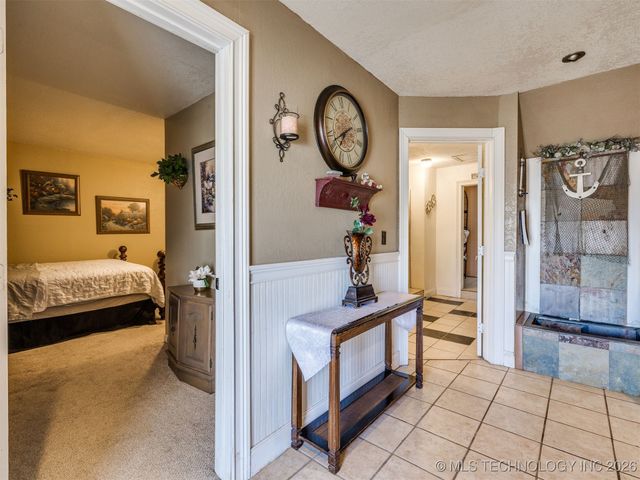 2 W Diamond Head Drive, Sand Springs, OK 74063