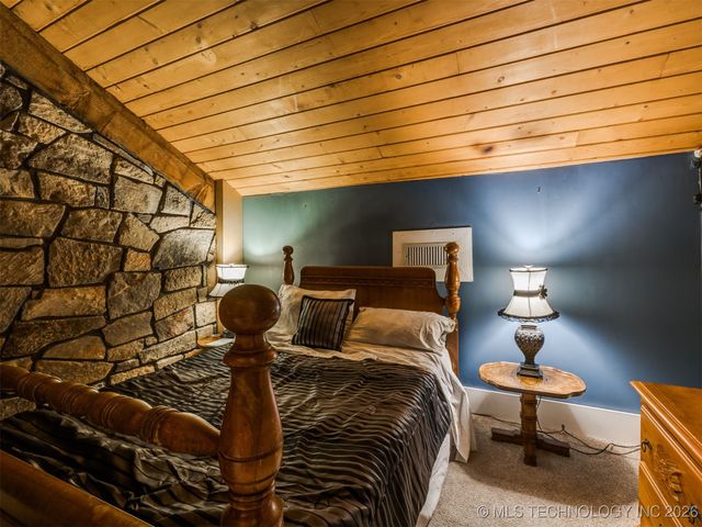 2 W Diamond Head Drive, Sand Springs, OK 74063