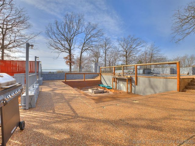 2 W Diamond Head Drive, Sand Springs, OK 74063