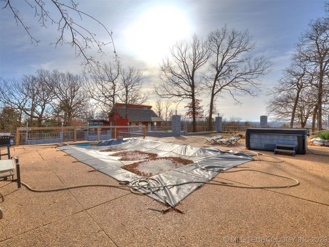 2 W Diamond Head Drive, Sand Springs, OK 74063