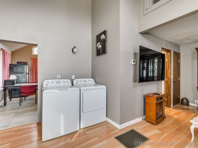 2 W Diamond Head Drive, Sand Springs, OK 74063