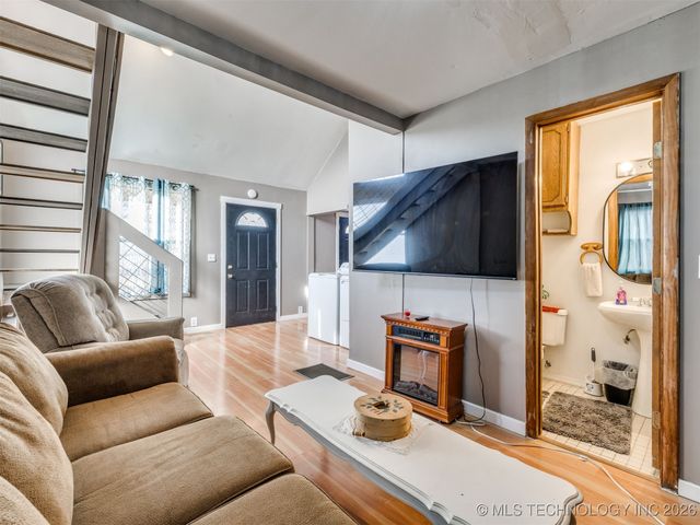 2 W Diamond Head Drive, Sand Springs, OK 74063