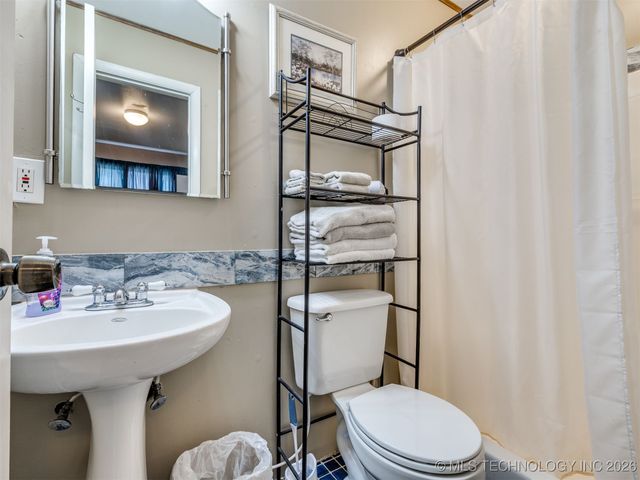 2 W Diamond Head Drive, Sand Springs, OK 74063