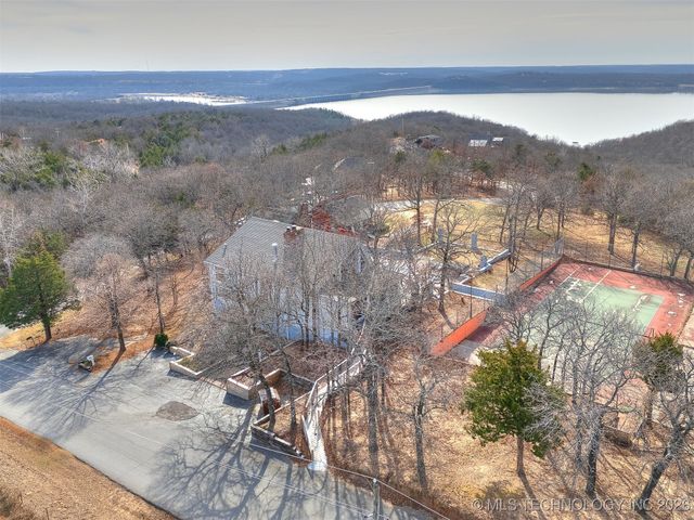 2 W Diamond Head Drive, Sand Springs, OK 74063