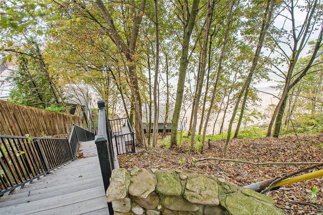 14417 Pinewood Drive, New Buffalo, MI 49117