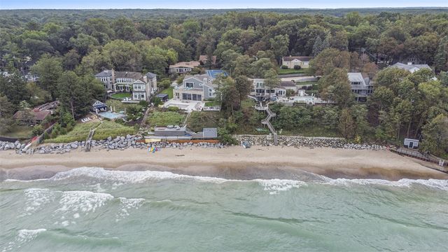 14417 Pinewood Drive, New Buffalo, MI 49117