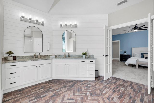 11602 LAKEVIEW DRIVE, New Port Richey, FL 34654