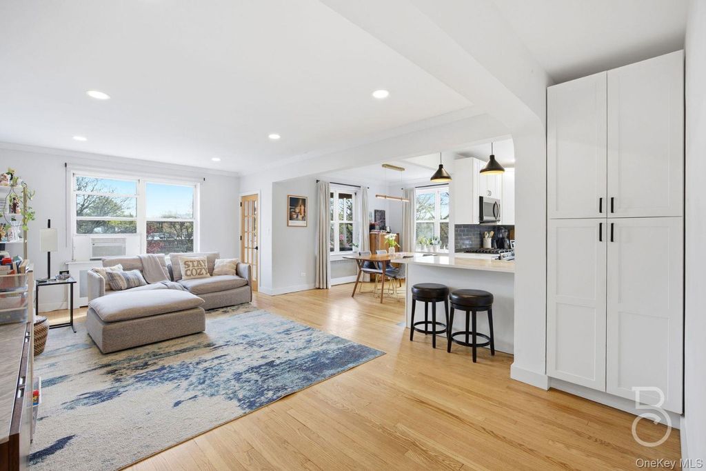 67-38 108th Street B33, Forest Hills, NY 11375