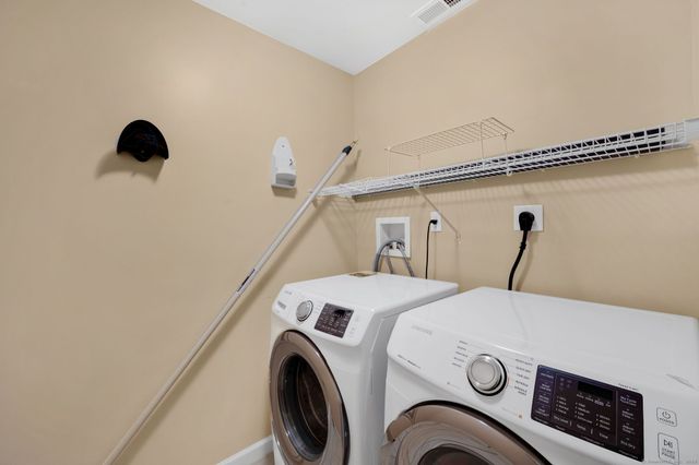 32 Bay Hill Drive 32, Bloomfield, CT 06002