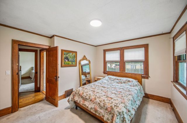 1131 45th Street, Des Moines, IA 50311