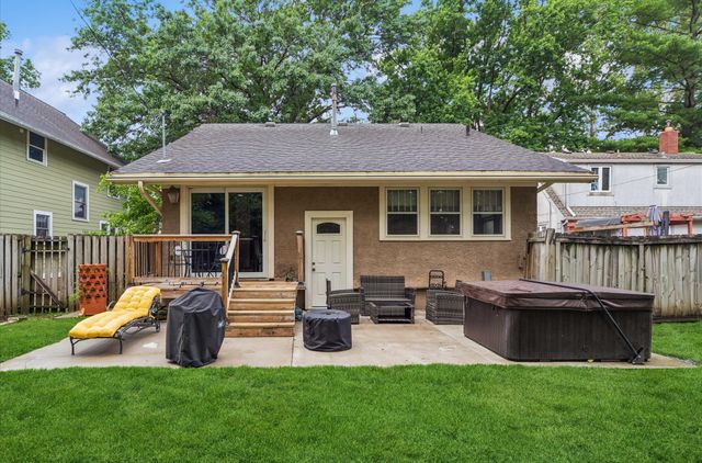 1131 45th Street, Des Moines, IA 50311
