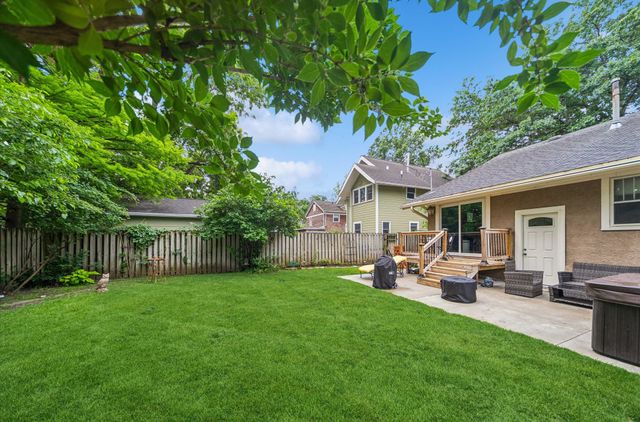 1131 45th Street, Des Moines, IA 50311