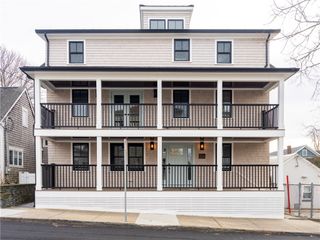 7 Dearborn Street 1, Newport, RI 02840