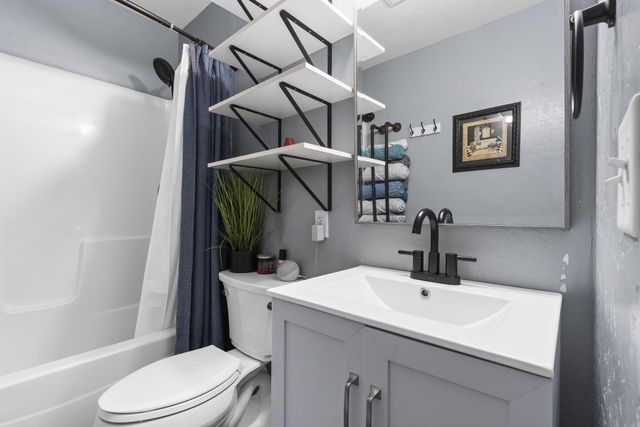 2019 North Rogers Avenue, Springfield, MO 65803