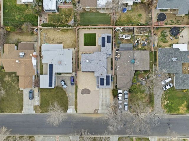 1346 W Ivyton Street, Lancaster, CA 93534