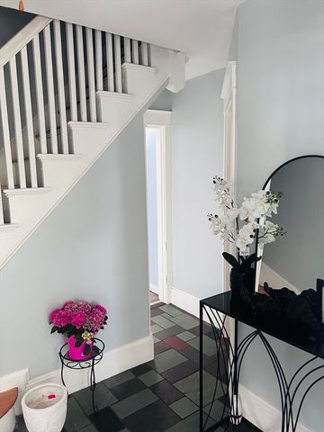 46 Linnea Ave, Brockton, MA 02301