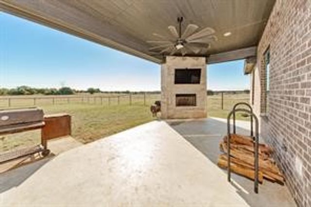 170 Rolling Hills Boulevard, Alvord, TX 76225