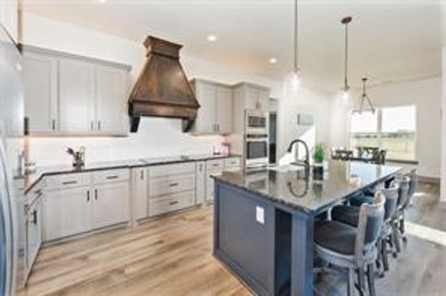 170 Rolling Hills Boulevard, Alvord, TX 76225