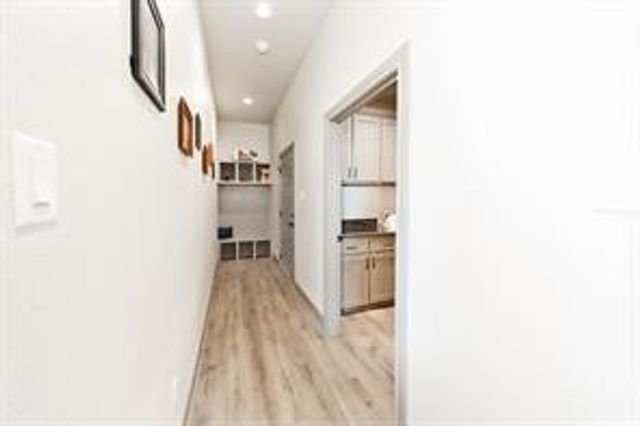 170 Rolling Hills Boulevard, Alvord, TX 76225