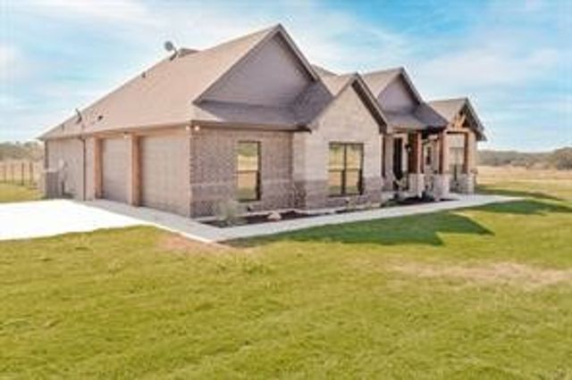 170 Rolling Hills Boulevard, Alvord, TX 76225