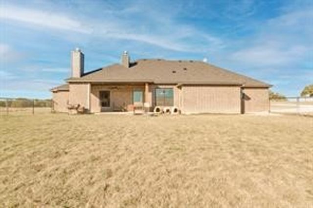 170 Rolling Hills Boulevard, Alvord, TX 76225