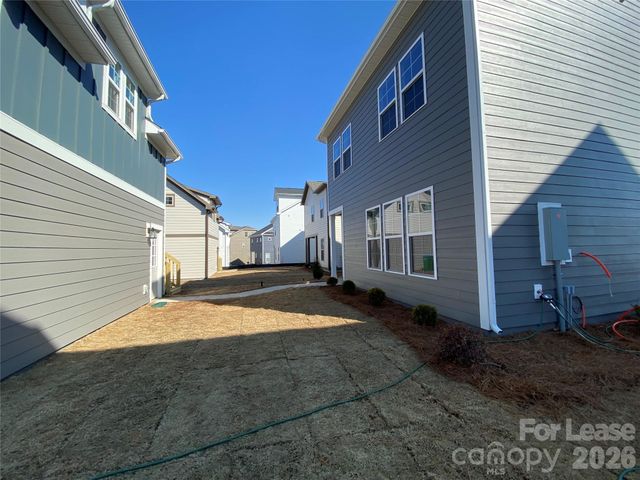 4016 Hickory Place Lane, Pineville, NC 28134