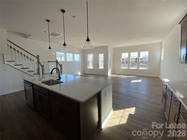 4016 Hickory Place Lane, Pineville, NC 28134