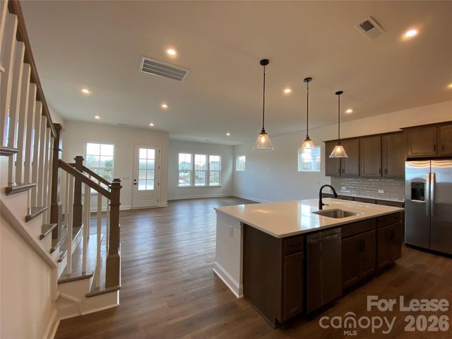 4016 Hickory Place Lane, Pineville, NC 28134