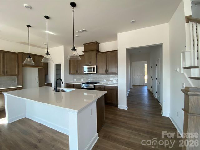 4016 Hickory Place Lane, Pineville, NC 28134